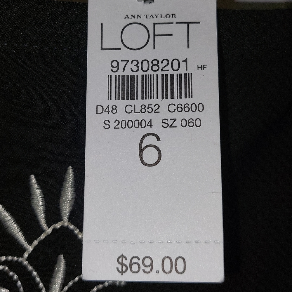Ann Taylor Loft black embroidered skirt - Picture 4 of 6